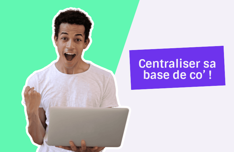 Homme qui est content d'avoir centraliser sa base de connaissance